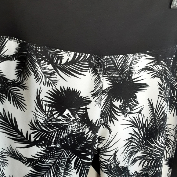 Balance Collection palm tree leggings sz medium - Picture 3 of 9